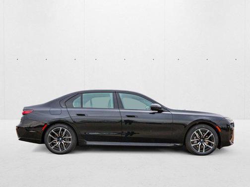Black Sapphire Metallic 2025 BMW 740 i xDrive