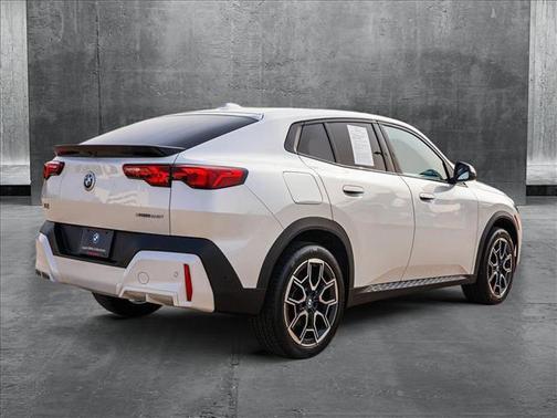 2025 BMW X2 xDrive28i