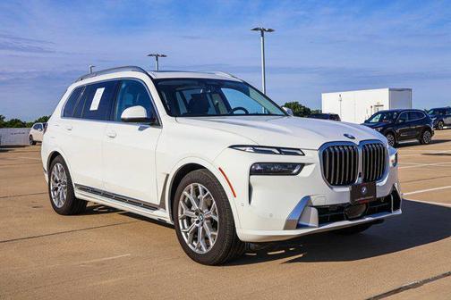 Alpine White 2026 BMW X7 xDrive40i