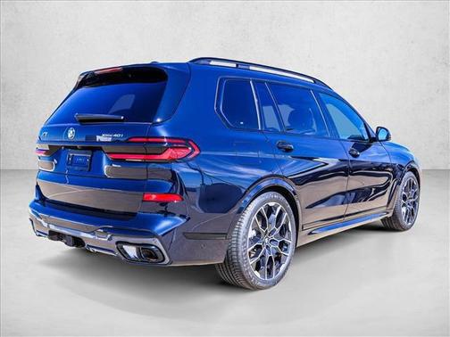 Carbon Black Metallic 2027 BMW X7 xDrive40i