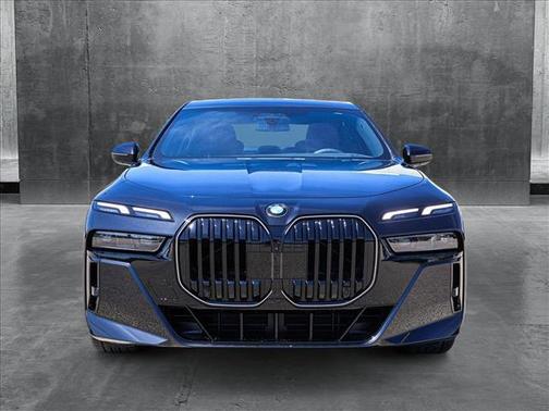2025 BMW 760 i xDrive