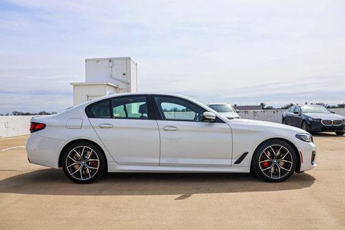 Alpine White 2023 BMW M550 i Xdrive