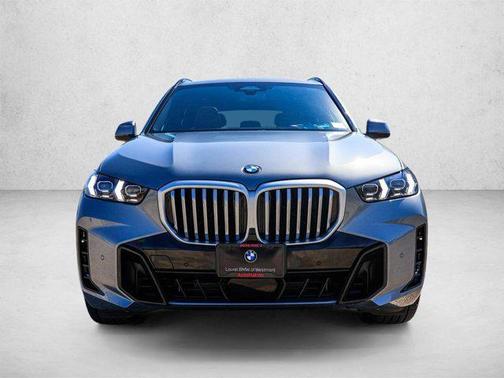 Skyscraper Grey Metallic 2026 BMW X5 xDrive40i