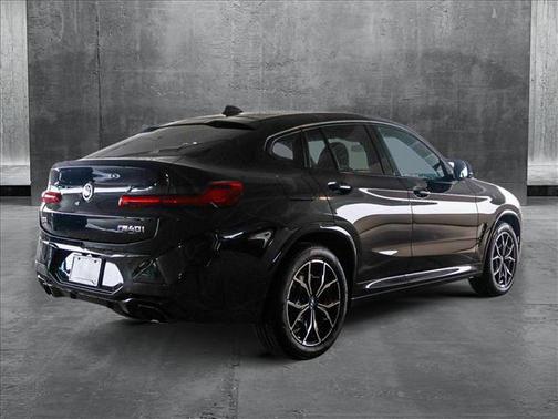 2025 BMW X4 M40i