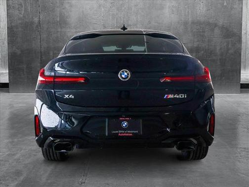 2025 BMW X4 M40i