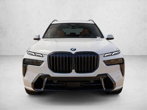 Alpine White 2027 BMW X7 xDrive40i