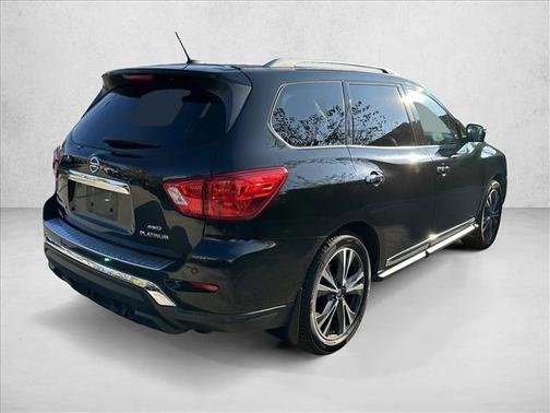 2017 Nissan Pathfinder Platinum