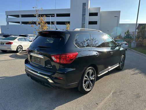 2017 Nissan Pathfinder Platinum
