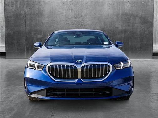 2025 BMW 530 i xDrive