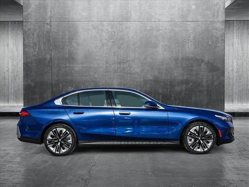 2025 BMW 530 i xDrive