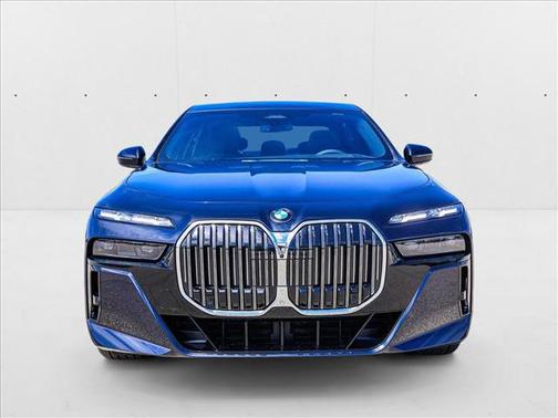 2025 BMW 760 i xDrive