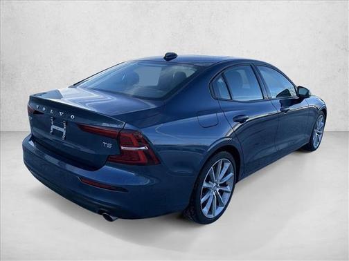2020 Volvo S60 T5 Momentum