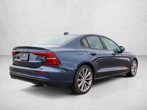 2020 Volvo S60 T5 Momentum