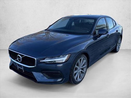 2020 Volvo S60 T5 Momentum