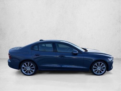 2020 Volvo S60 T5 Momentum