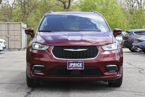 Velvet Red Pearlcoat 2022 Chrysler Pacifica Touring L