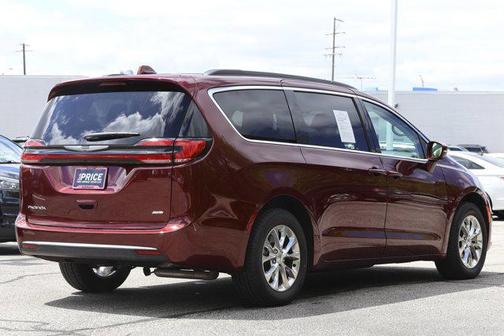 Velvet Red Pearlcoat 2022 Chrysler Pacifica Touring L