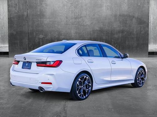 2025 BMW 330 i xDrive