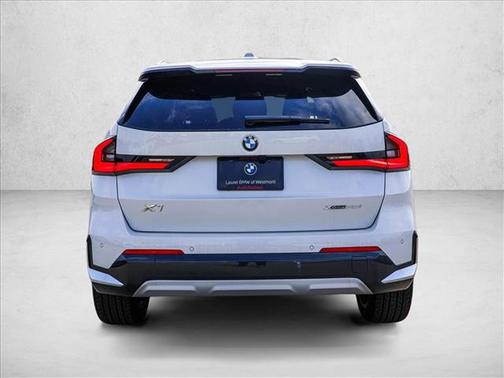 Mineral White Metallic 2026 BMW X1 xDrive28i