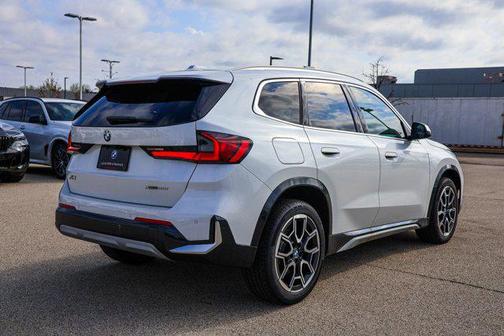 Mineral White Metallic 2026 BMW X1 xDrive28i