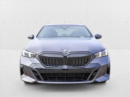 2025 BMW 530 i xDrive