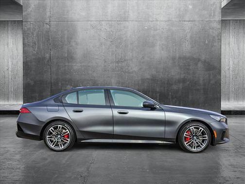 2025 BMW 530 i xDrive
