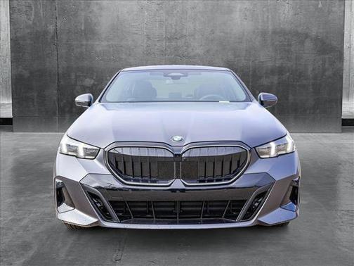 2025 BMW 530 i xDrive