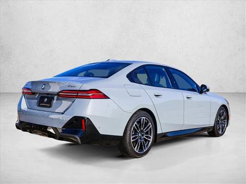 Brooklyn Grey Metallic 2026 BMW 530 xDrive