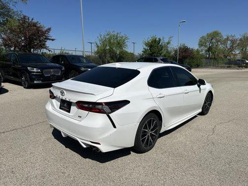Super White 2021 Toyota Camry SE