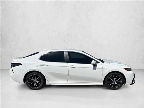 Super White 2021 Toyota Camry SE