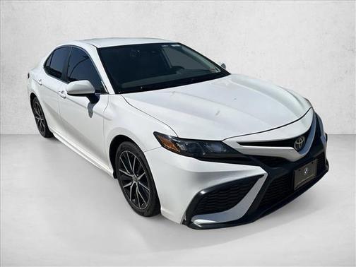 Super White 2021 Toyota Camry SE