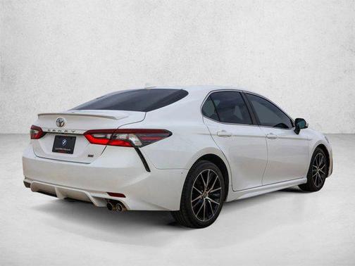 Super White 2021 Toyota Camry SE
