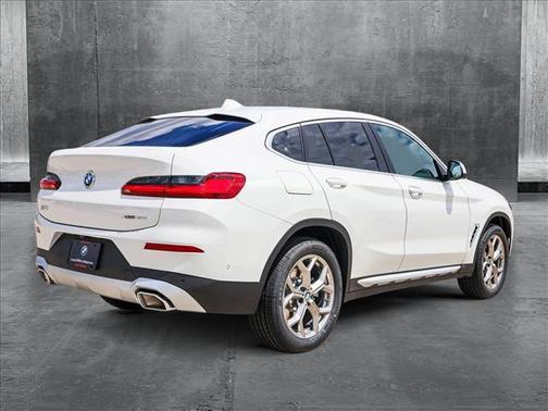 2025 BMW X4 xDrive30i