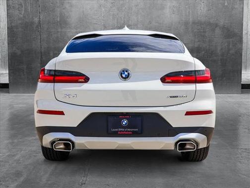 2025 BMW X4 xDrive30i