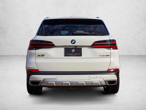 Alpine White 2024 BMW X5 PHEV xDrive50e
