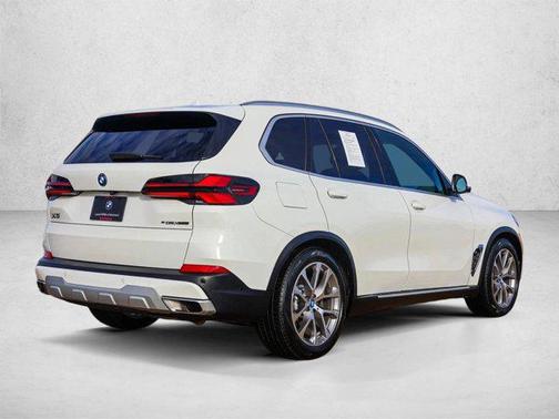 Alpine White 2024 BMW X5 PHEV xDrive50e