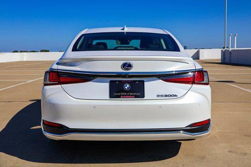 2019 Lexus ES 300h Base