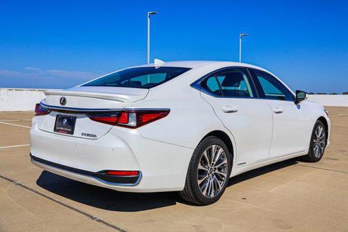 2019 Lexus ES 300h Base