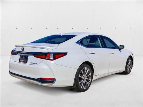 2019 Lexus ES 300h Base