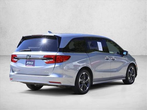 Lunar Silver Metallic 2023 Honda Odyssey Elite