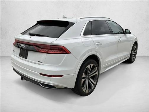 2020 Audi Q8 55 Premium Plus