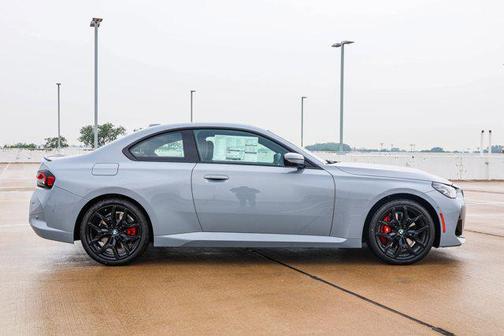 2025 BMW 230 i xDrive