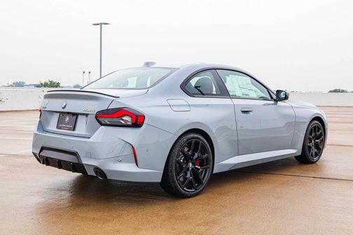 2025 BMW 230 i xDrive