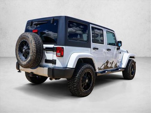Bright White Clearcoat 2017 Jeep Wrangler Unlimited Sahara