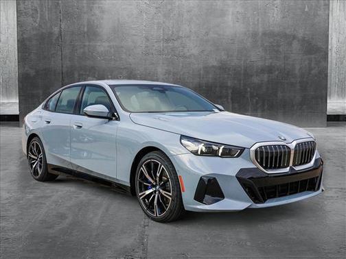 2025 BMW 530 i xDrive