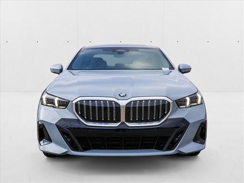 2025 BMW 530 i xDrive