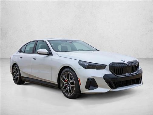 Mineral White Metallic 2026 BMW i5 xDrive40