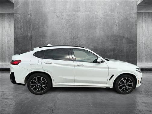 2022 BMW X4 xDrive30i