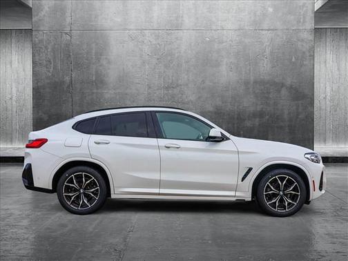 2022 BMW X4 xDrive30i