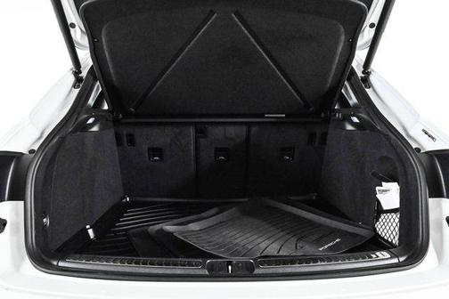 2021 Porsche Macan AWD